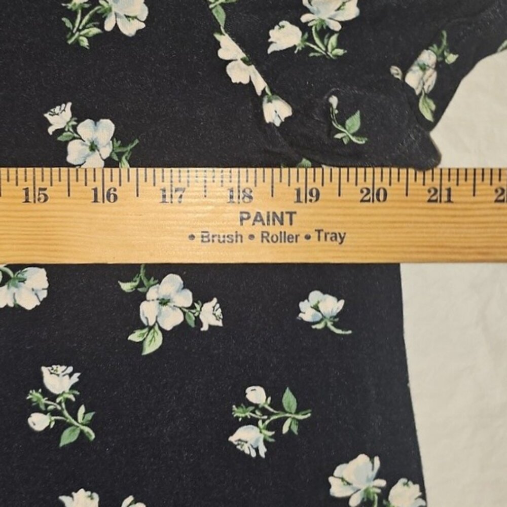 Old Navy Women's Large Luxe Crew-Neck Blue Floral Top Used - Picture 9 of 10